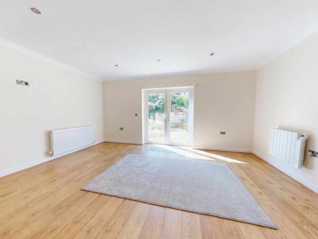 Property image 9 of 17