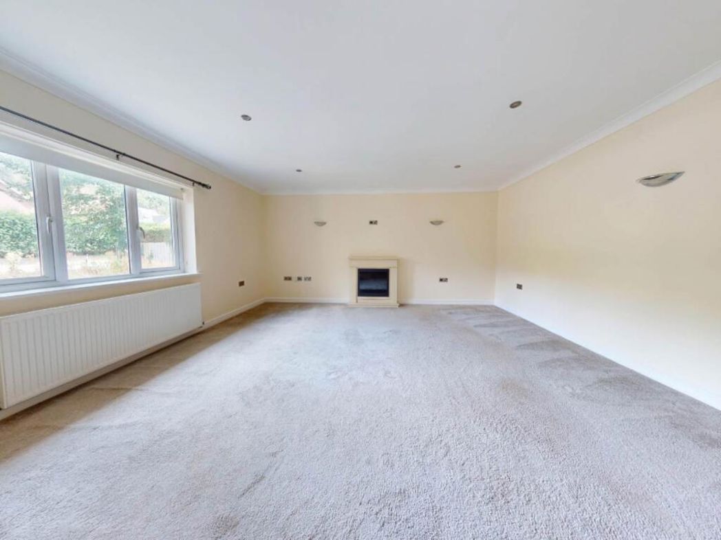 Property image 11 of 17