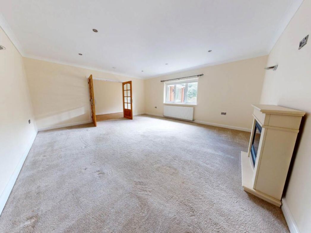Property image 10 of 17