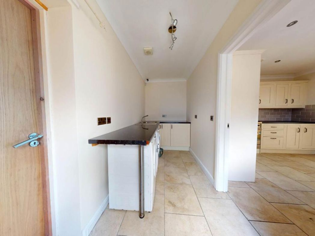 Property image 5 of 17
