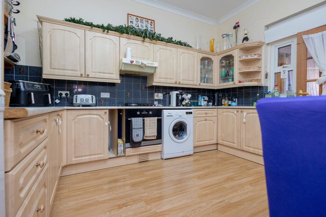 Property image 4 of 17