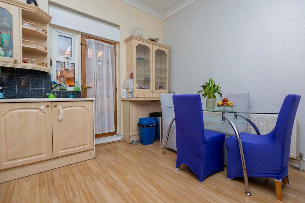 Property image 6 of 17
