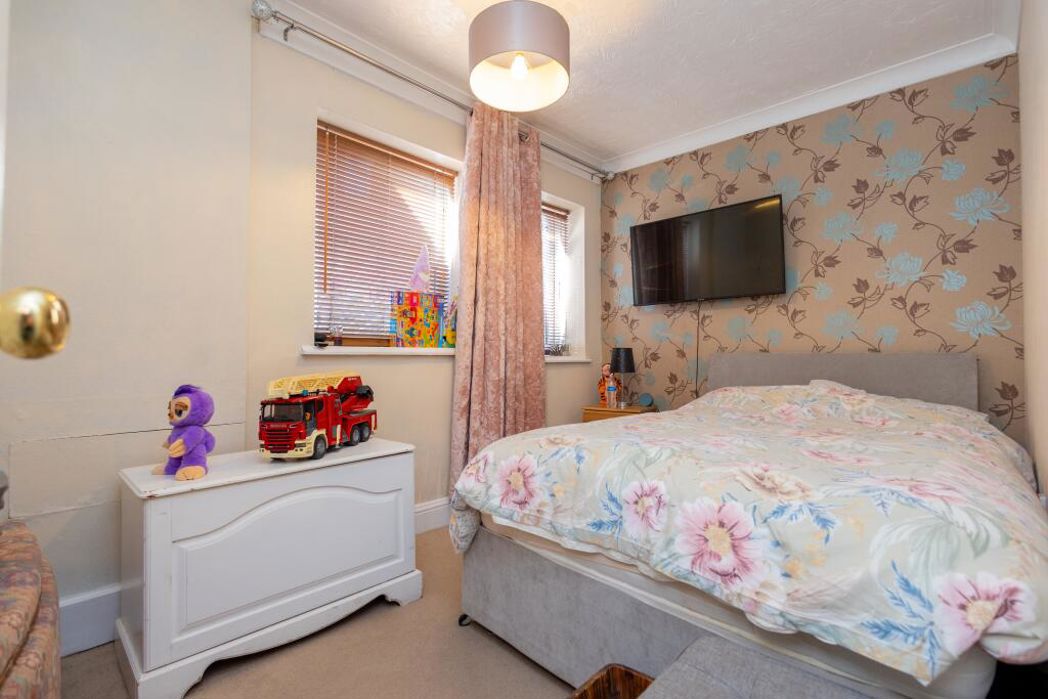 Property image 12 of 17