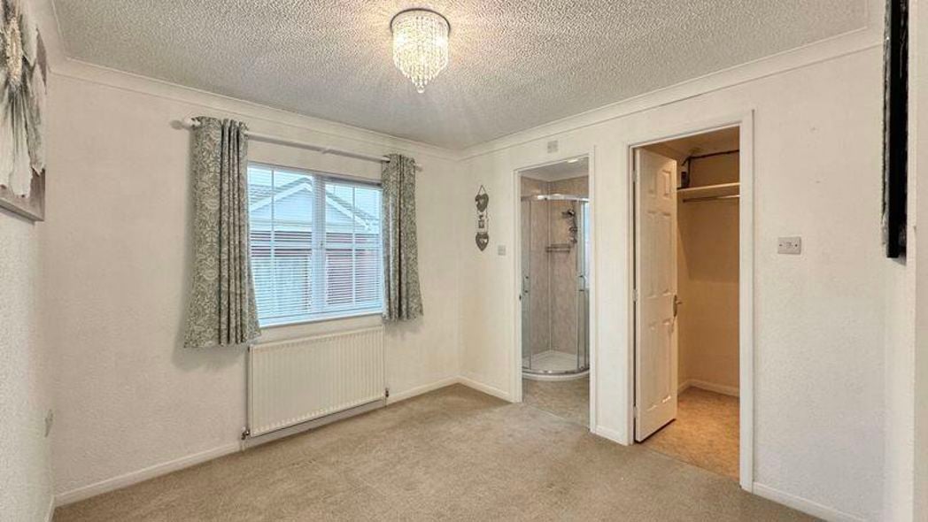 Property image 6 of 16