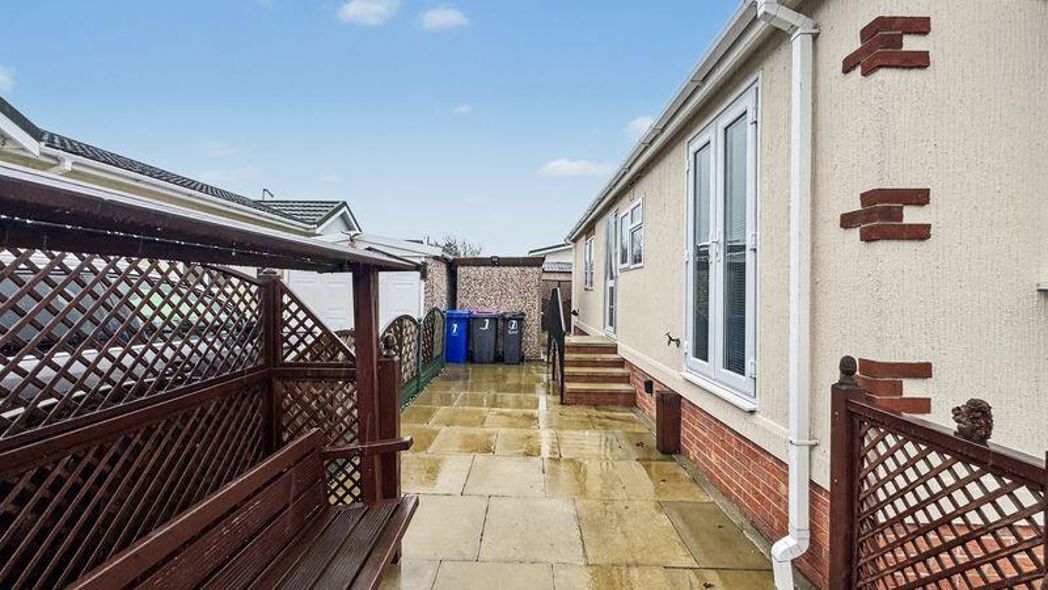Property image 9 of 16