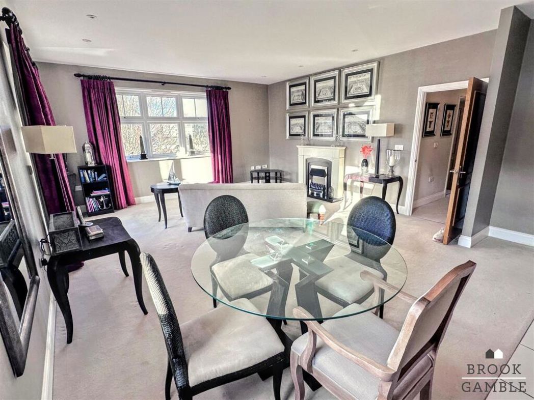 Property image 3 of 20