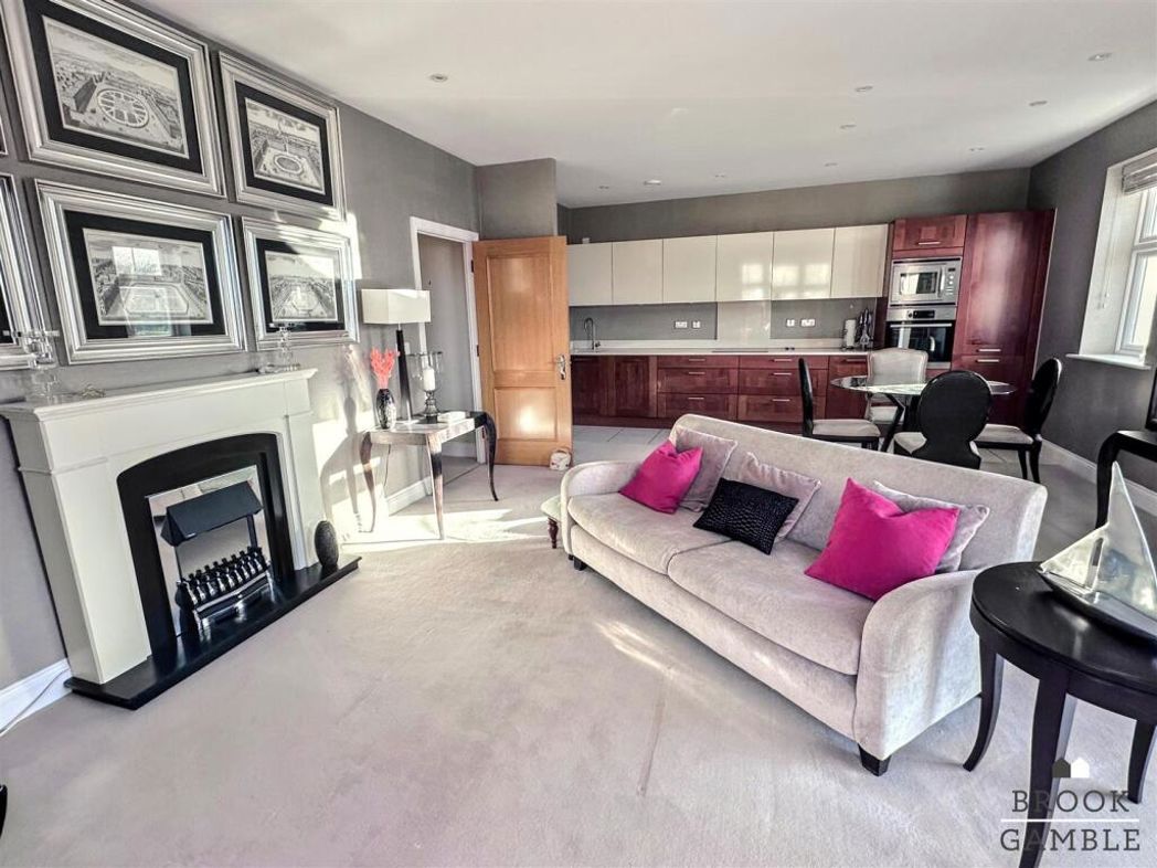Property image 4 of 20