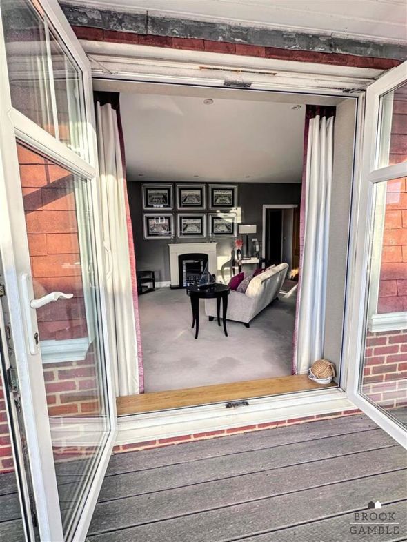 Property image 9 of 20