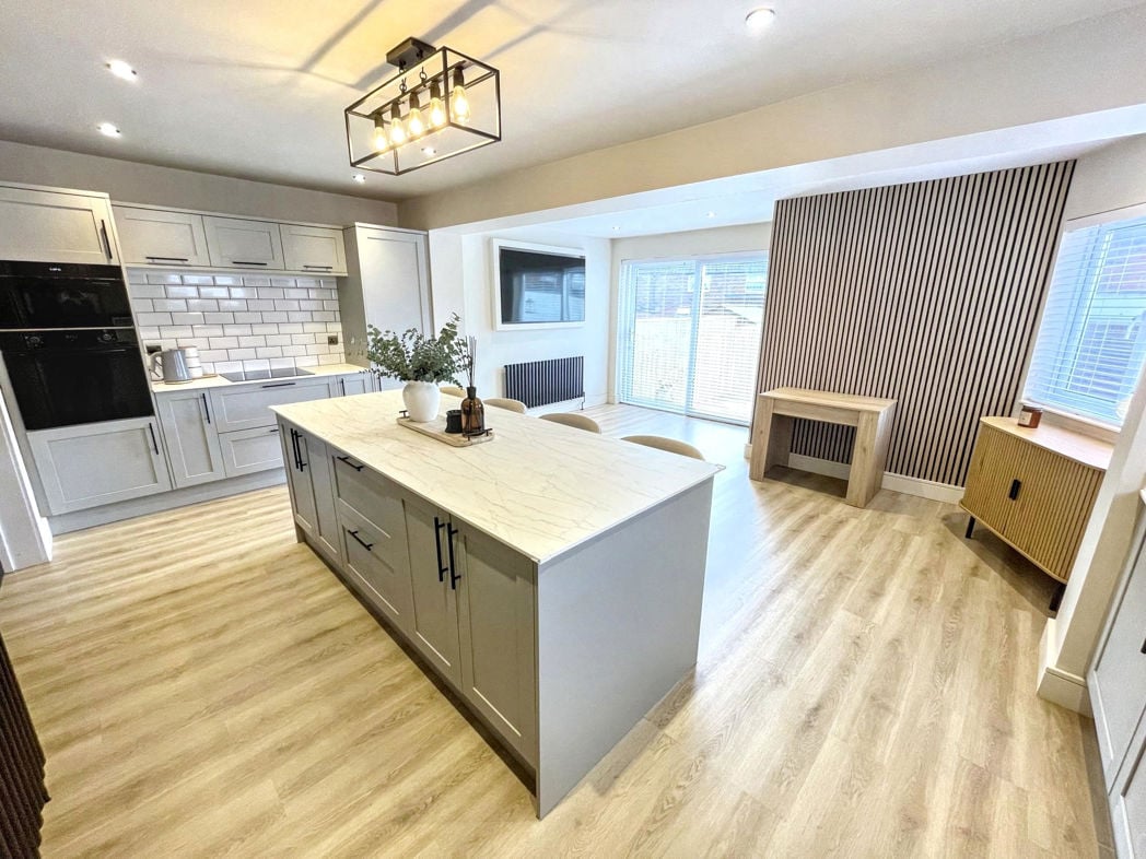 Property image 6 of 17