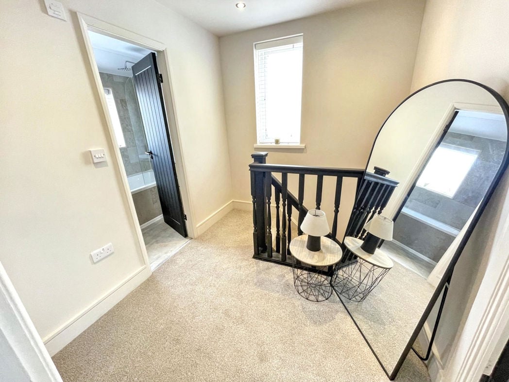 Property image 11 of 17