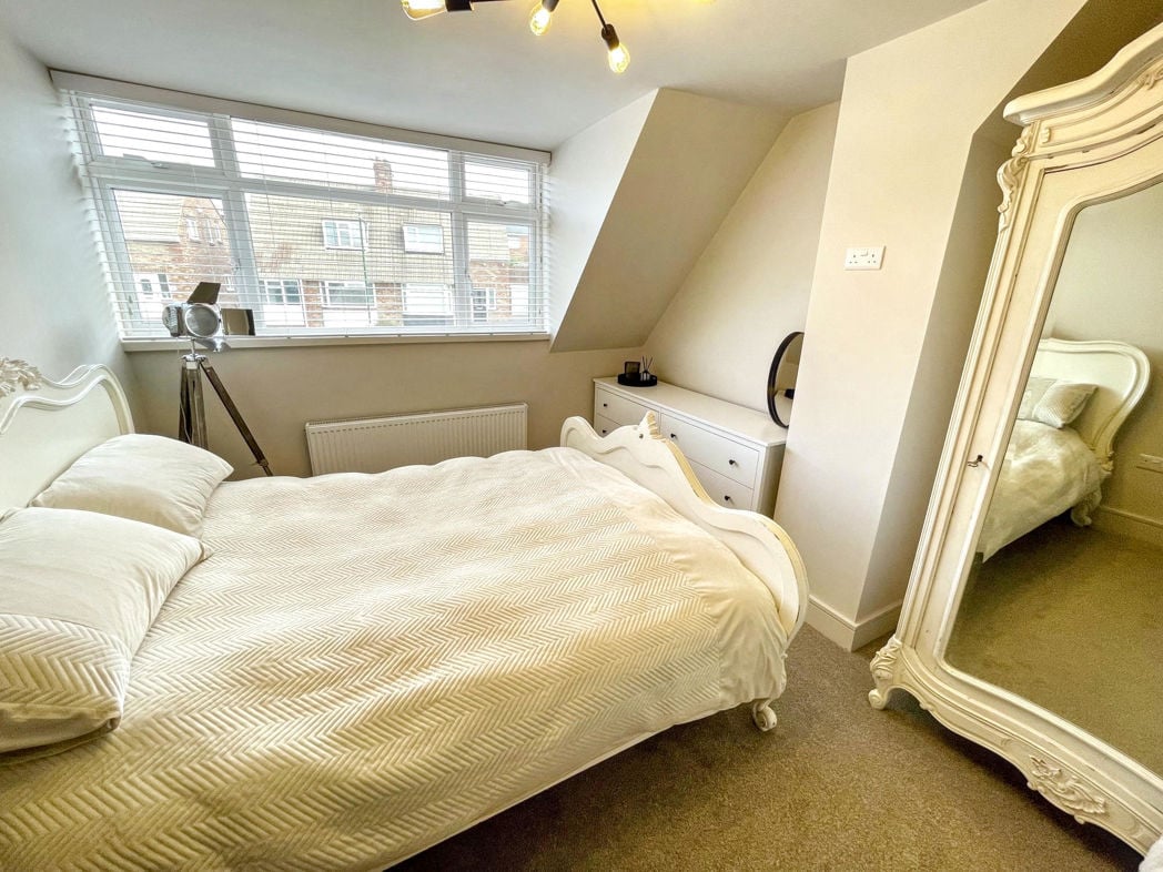 Property image 12 of 17