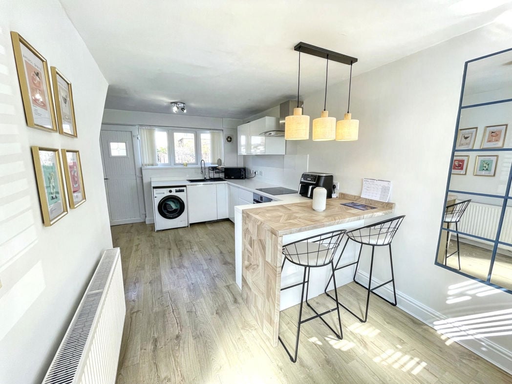 Property image 3 of 11