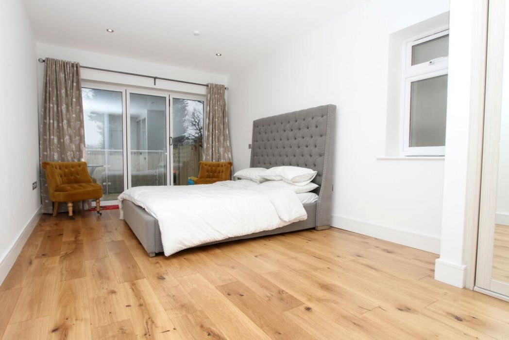 Property image 5 of 9