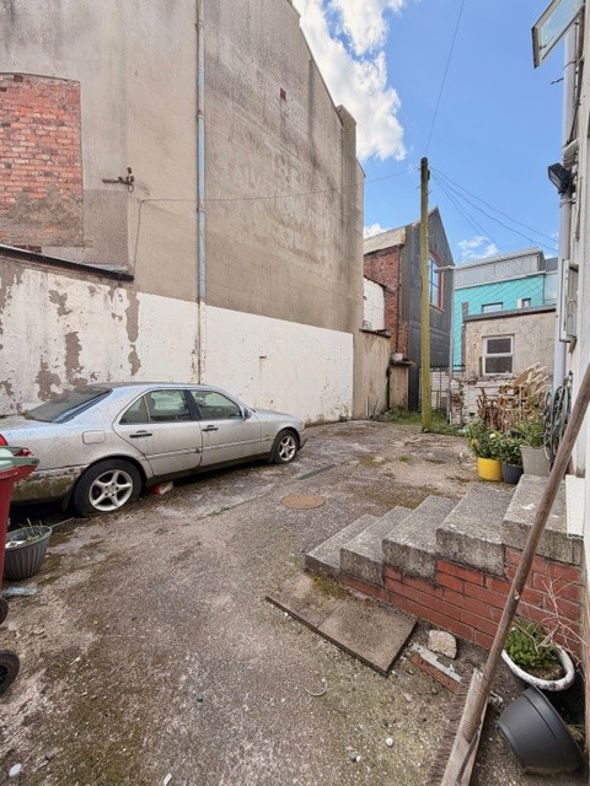 Property image 22 of 22