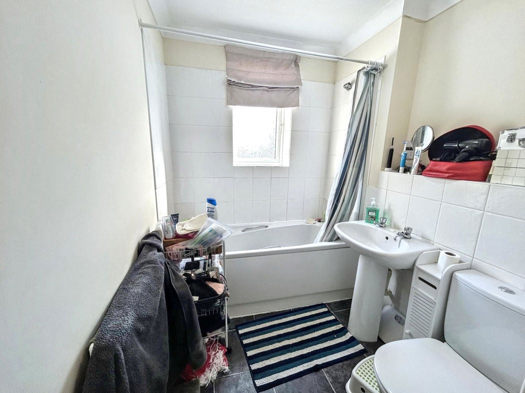 Property image 6 of 6