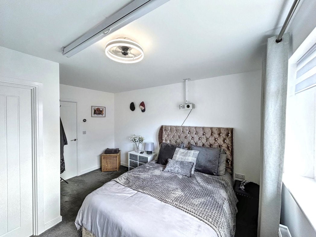 Property image 5 of 9
