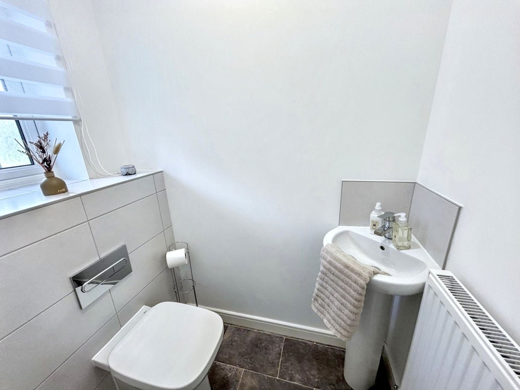 Property image 4 of 9