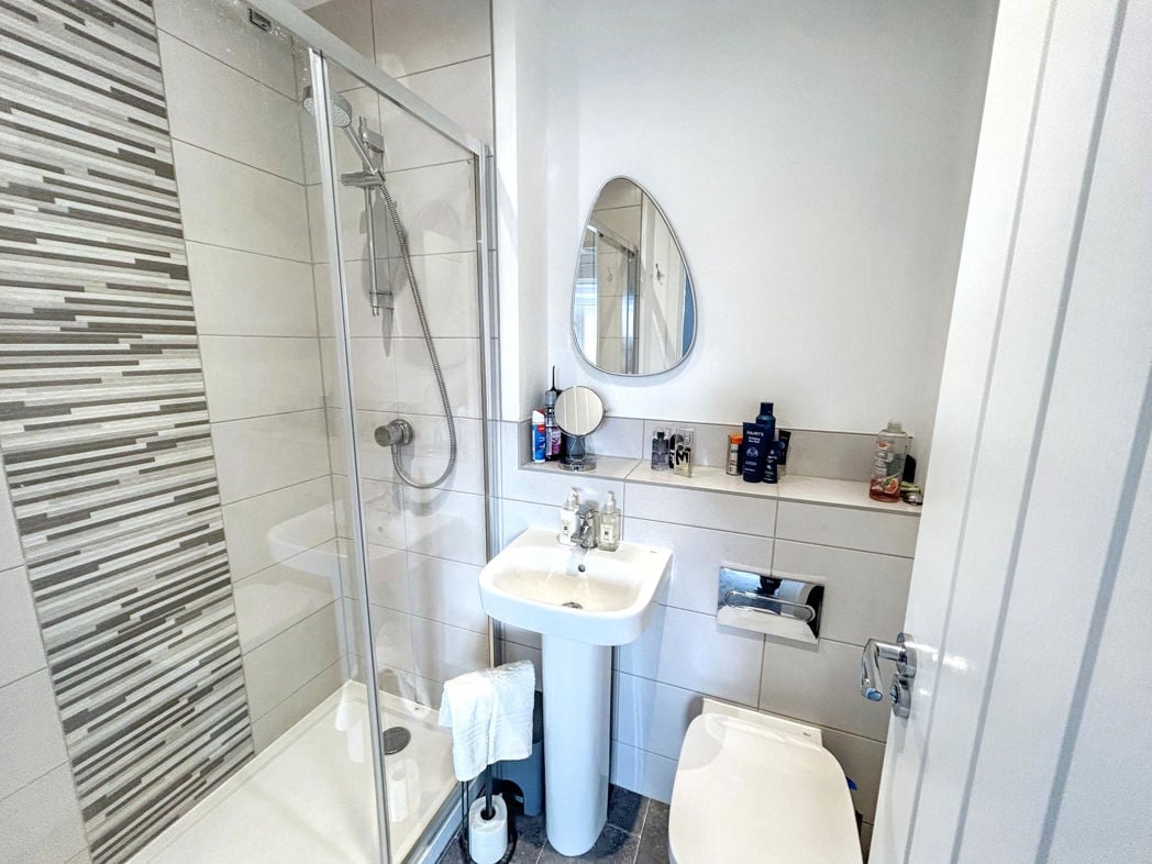 Property image 6 of 9