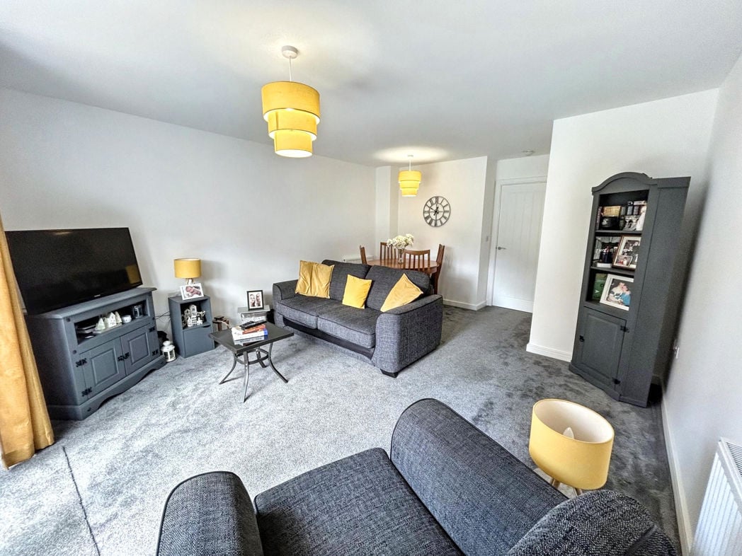 Property image 2 of 9