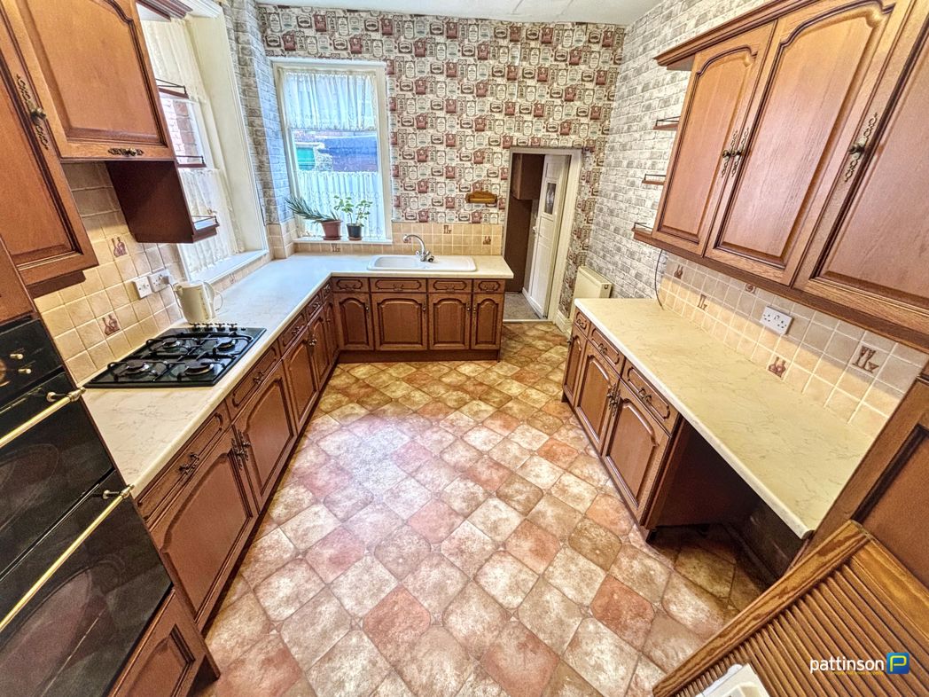 Property image 8 of 18