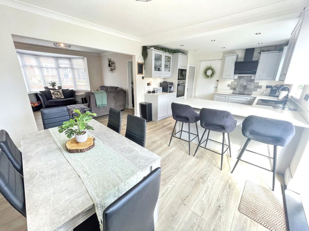 Property image 4 of 13