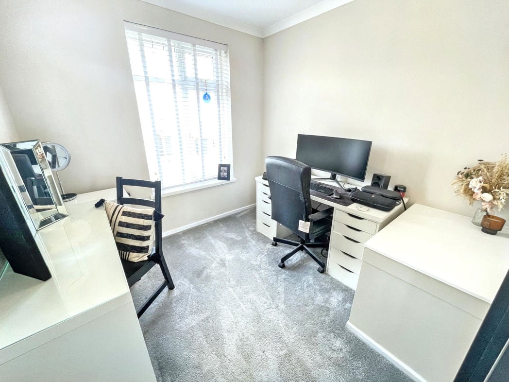 Property image 10 of 13