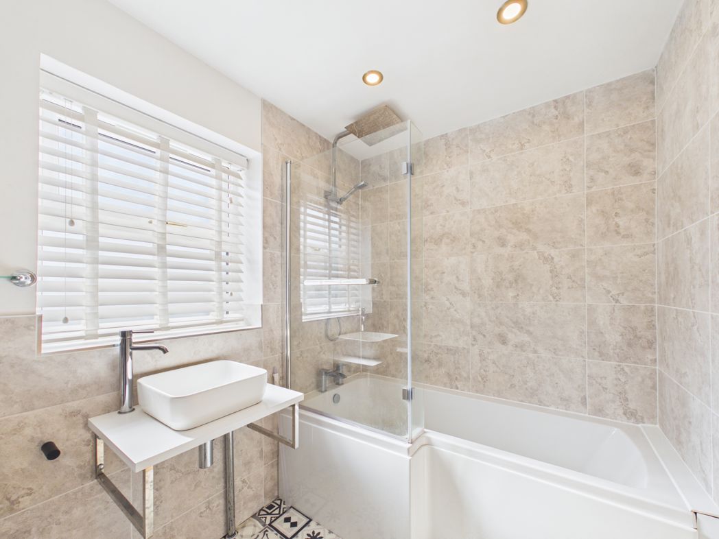 Property image 16 of 38