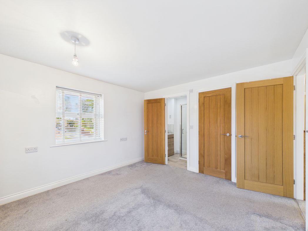 Property image 18 of 38