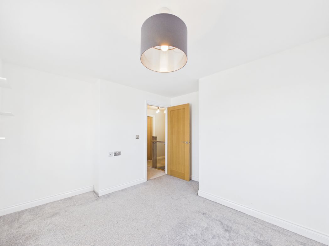 Property image 25 of 38