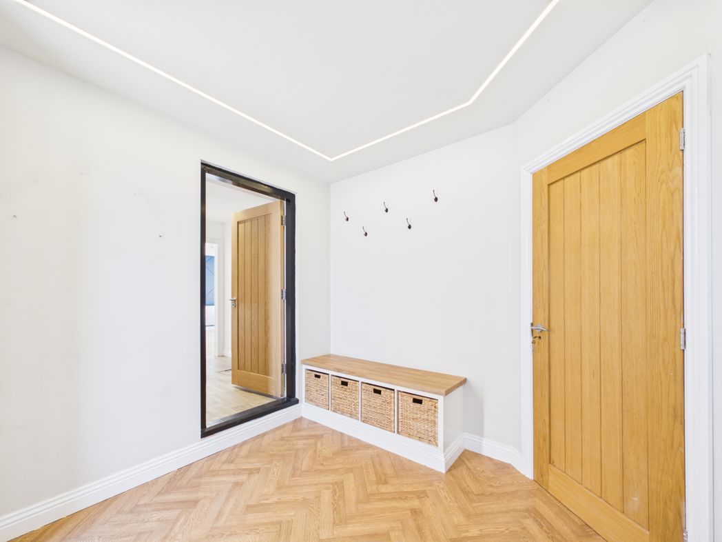 Property image 4 of 38