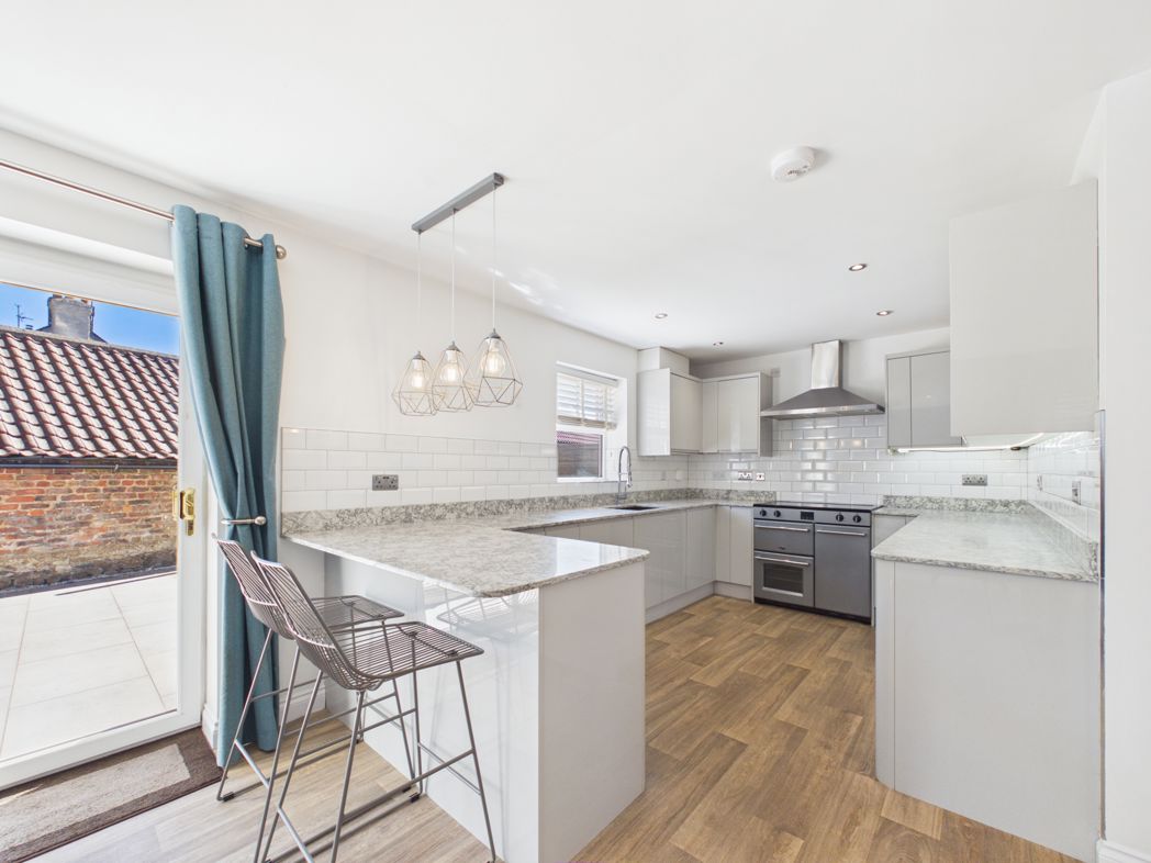 Property image 10 of 38