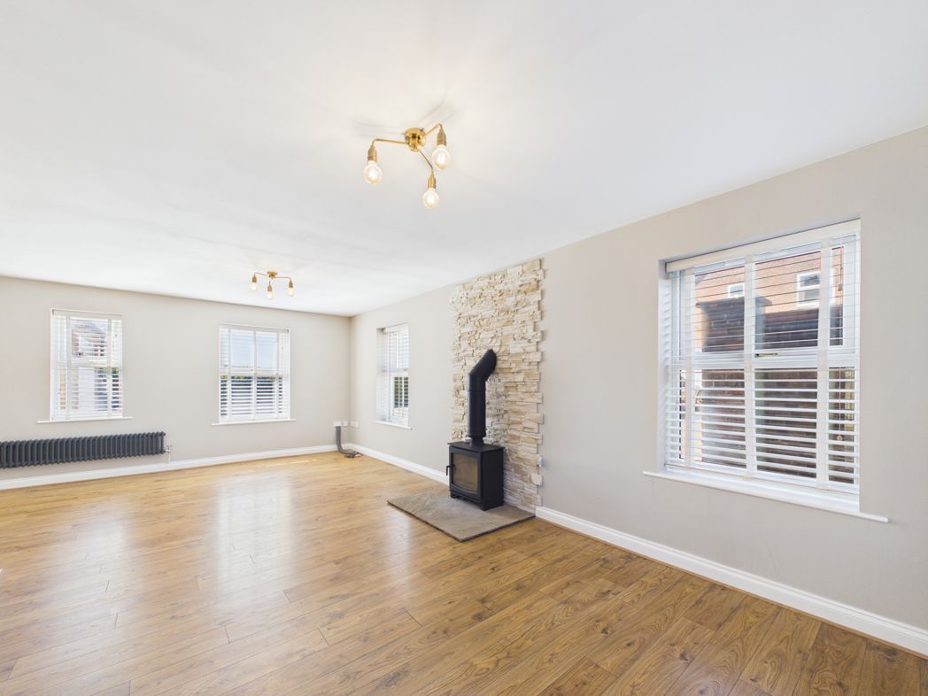 Property image 7 of 38
