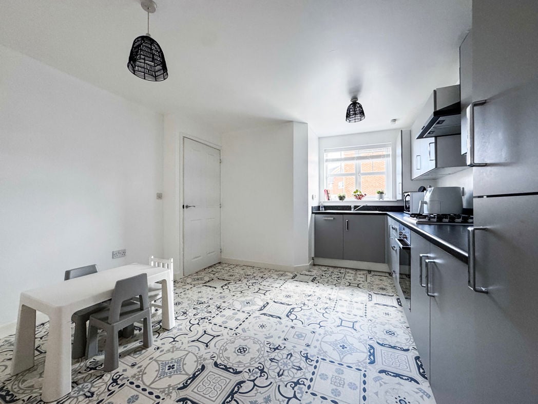 Property image 5 of 13