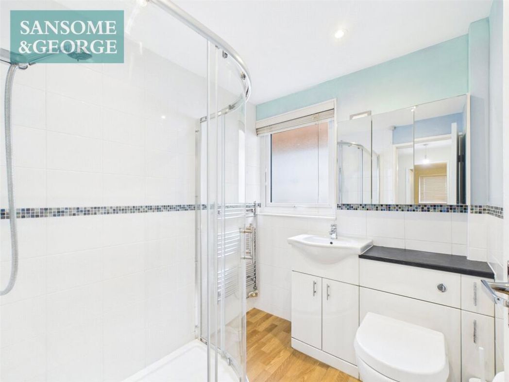 Property image 11 of 16