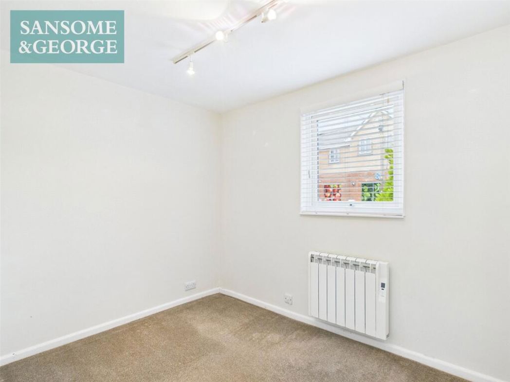 Property image 12 of 16