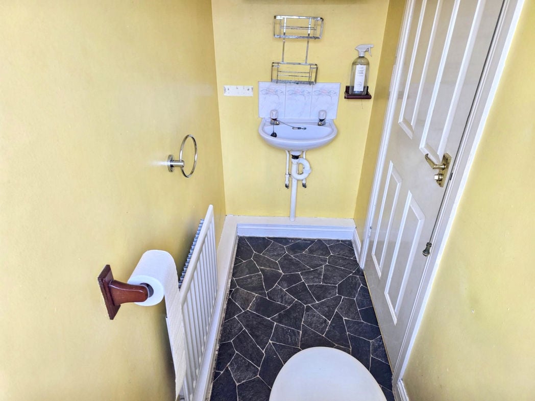 Property image 11 of 24