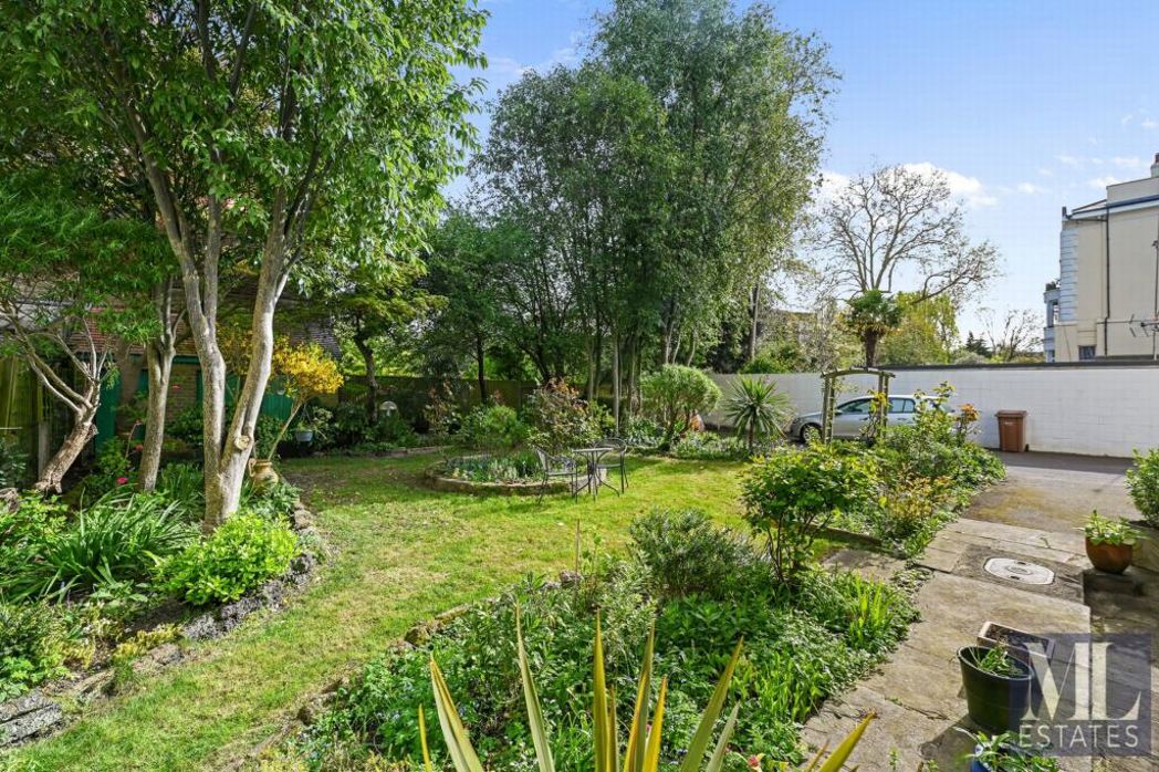 Property image 2 of 13