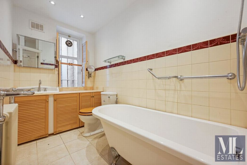 Property image 8 of 13