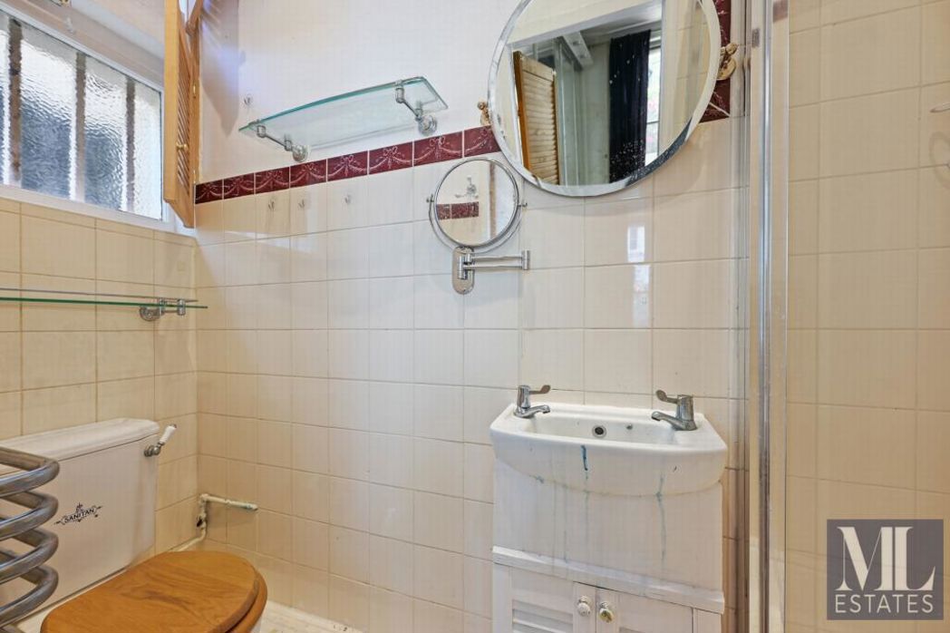 Property image 10 of 13
