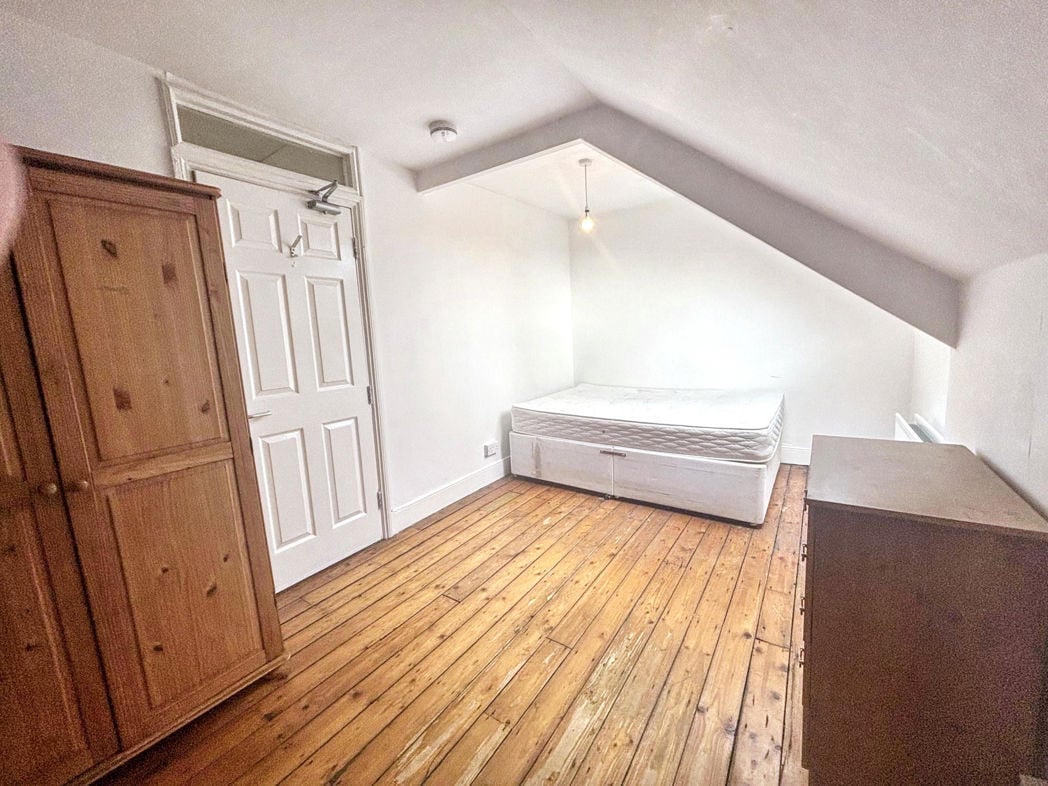Property image 10 of 12