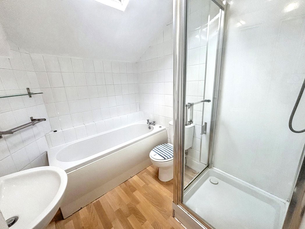 Property image 8 of 12