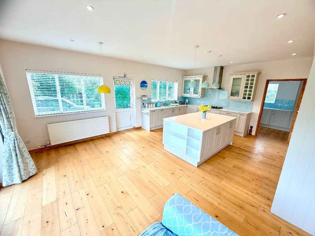 Property image 3 of 60