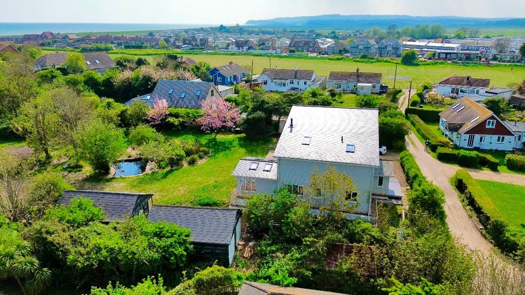 Property image 8 of 60