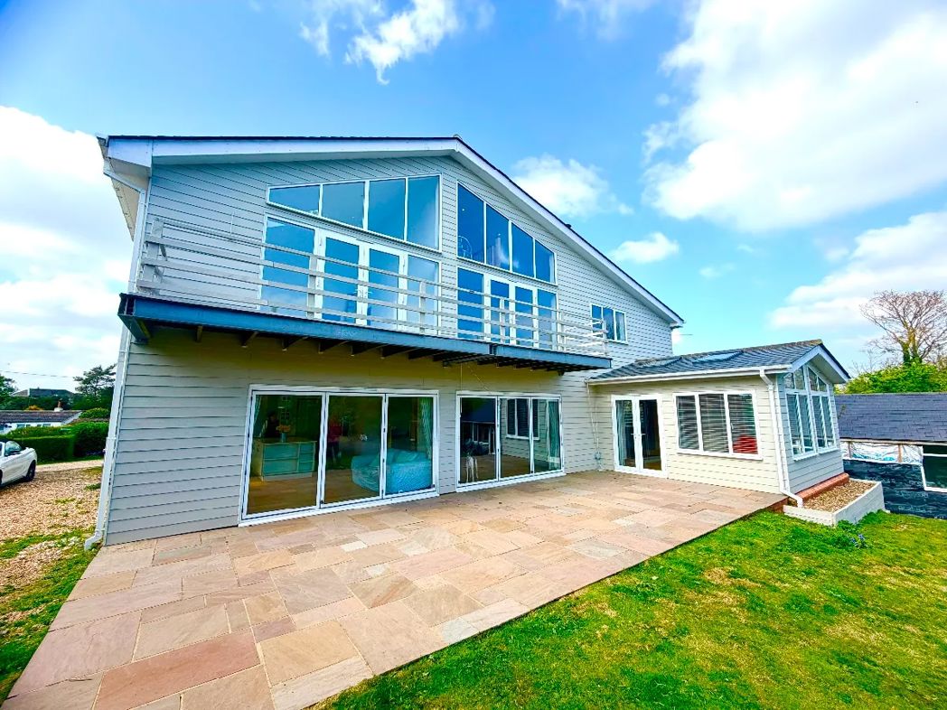Property image 9 of 60