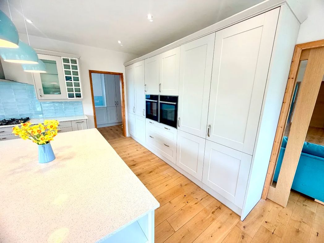 Property image 11 of 60