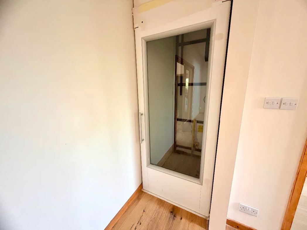 Property image 27 of 60