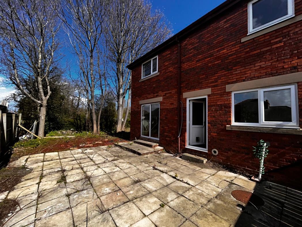 Property image 2 of 15