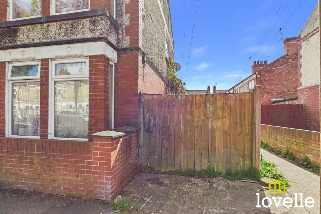 Property image 2 of 11