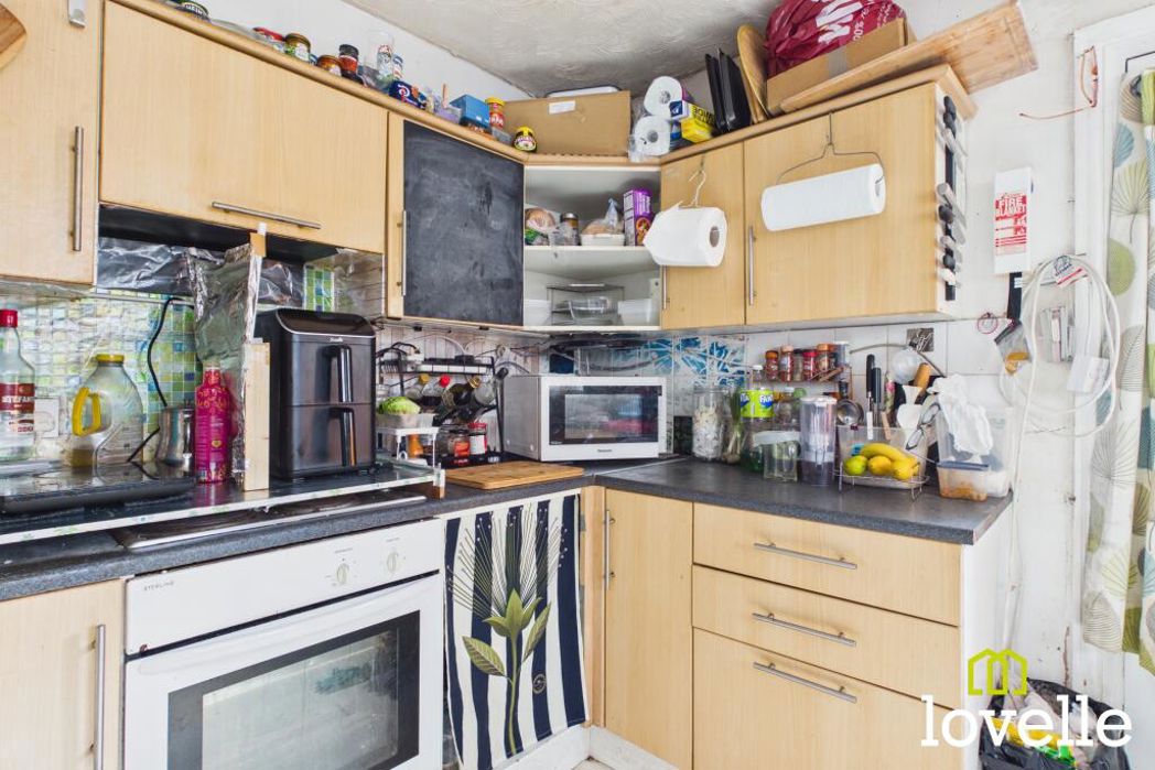 Property image 5 of 11