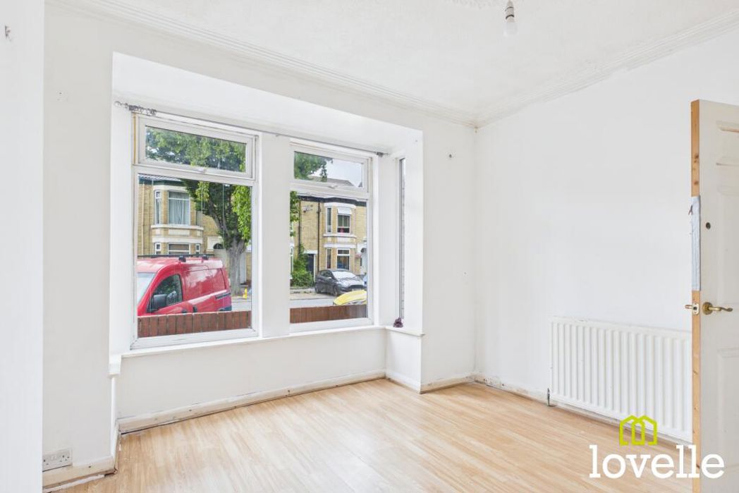 Property image 2 of 19